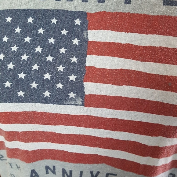 Old Navy 20th anniversary t shirt M - Picture 5 of 5